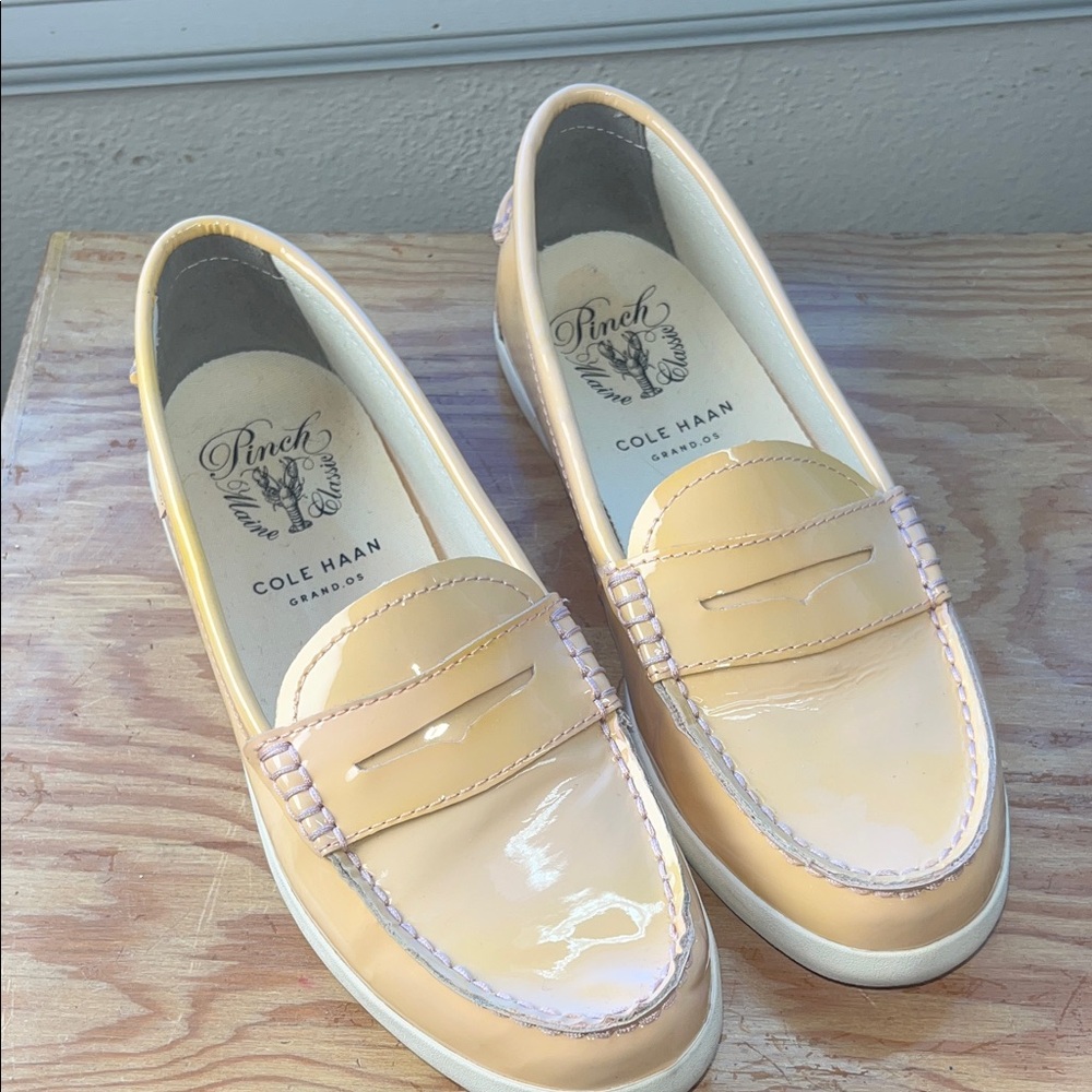 Cole Haan‎ Women's Peach Patent Leather Loafers 6.5B